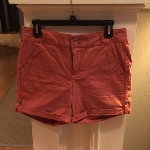 Gloria Vanderbilt All Around Slimming Effect shorts. Size 6P